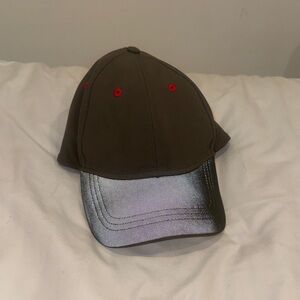 Lululemon Olive Green Reflective Hat Orange details